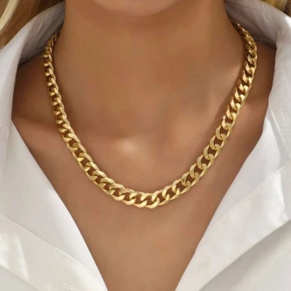 Gold Cuban Link Chain - Picture 7 of 7